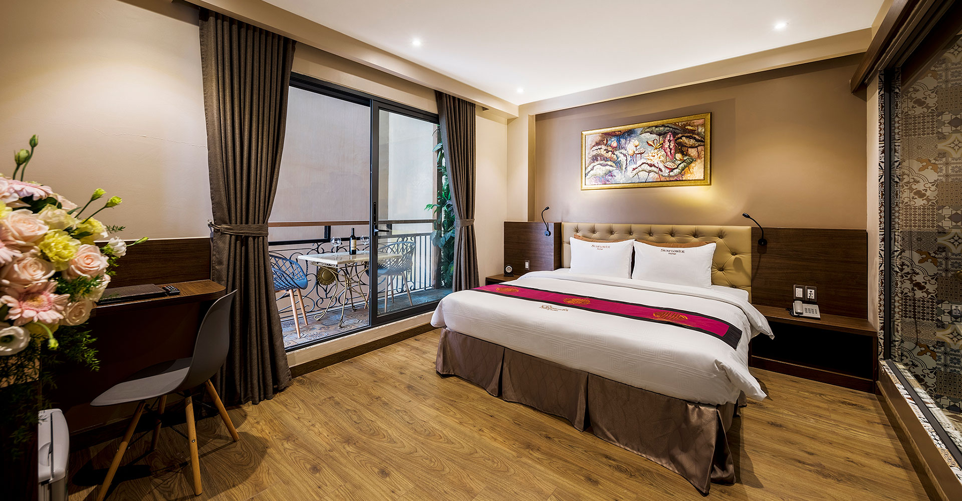 PREMIUM BANCONY INTERNAL VIEW